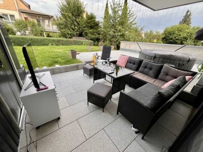 Neuwertige 2,5-Zimmer-EG-Wohnung in ruhiger Lage, mit großem Garten, Terrasse und TG-Stellplatz