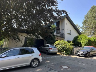 Villa in renommierter Lage mit Indoor-Schwimmhalle und Sauna