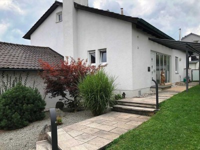 solides EFH für Individualisten - provisionsfrei, mit Garten, viel Platz, 10 km nach Regensburg