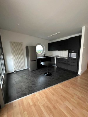 Lichtdurchflutete 2-Zimmer-Wohnung mit Balkon & Stellplatz in ruhiger Lage von Nieder-Olm