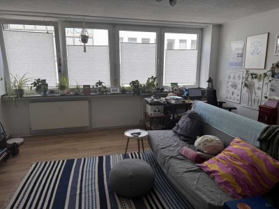VERMIETETE SUPER AUFGETEILTE WOHNUNG MIT EINZELGARAGE
