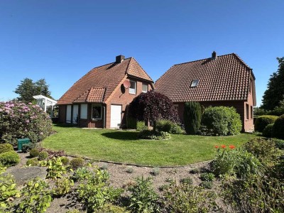 Einfamilienhaus und Haus mit 2 Mieteinheiten auf großem Naturtraumgrundstück in Bremervörde