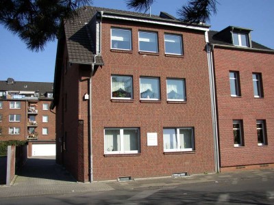 Schöne Wohnung in ruhigem 3-Familienhaus in zentraler Lage von Oberhausen.