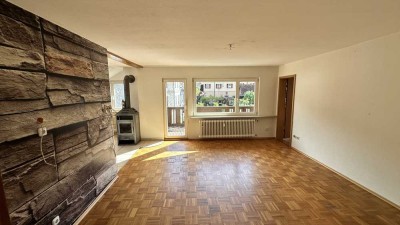 Helle Dachgeschosswohnung (79,5 m²) mit großem Balkon und Stellplatz zu vermieten