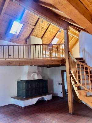 Sonnige, großzügige Dachgeschosswohnung
