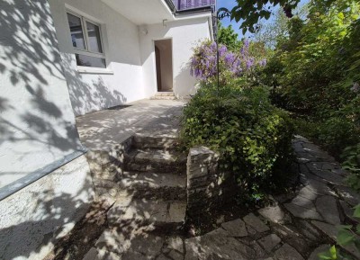 Attraktive 4-Zimmer-Terrassenwohnung mit gehobener Innenausstattung mit EBK in Baiersdorf