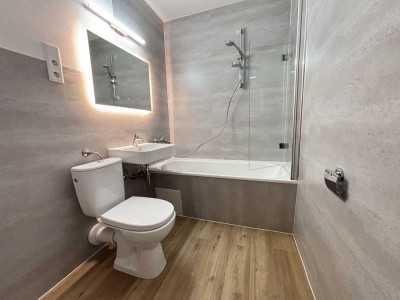 + + + 3-Zimmer-Wohnung, hell, ruhig - Erstbezug nach Renovierung, neues Bad + Stellplatz + + +