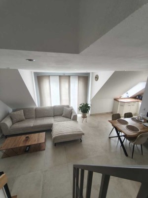 Sonnige 2-Zimmer Dachgeschosswohnung in Hallbergmoos