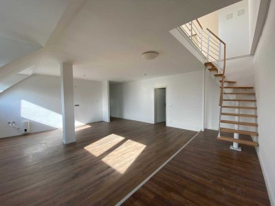 3 Zimmer Maisonette Wohnung mit Aufzug auf der Bagelstraße