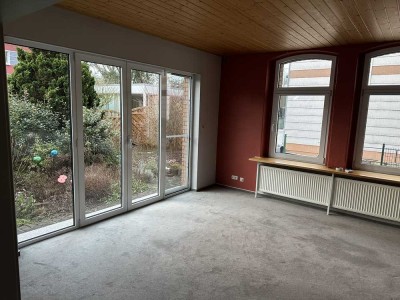 Geräumige 6-Zimmer-Wohnung mit Terrasse und Garten in Siegburg