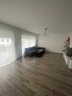 Schöne 2-Zimmer Erdgeschoss Wohnung mit Einbauküche