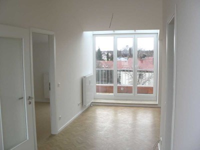 Helle, modernisierte 2-Zi-Whg mit zwei Balkonen und Stellplatz