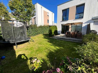Moderne KfW40-Doppelhaushälfte mit Garten, Terrasse & Carport – Hamburg-Langenhorn
