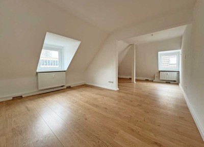 Gemütliche & einzugsbereite Dachgeschosswohnung am Schwanenteich