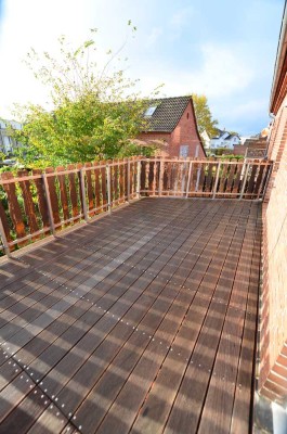 Helle Wohnung mit großen Fenstern