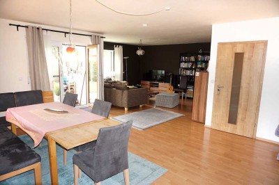Traumlage Waldrand - Modernisierte DHH mit 4 Zimmern und 2 Bädern in Solalinden