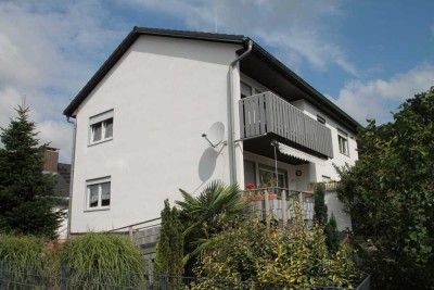 Gepflegtes Zweifamilienhaus in guter Lage von Nauheim, teilweises Wohnrecht