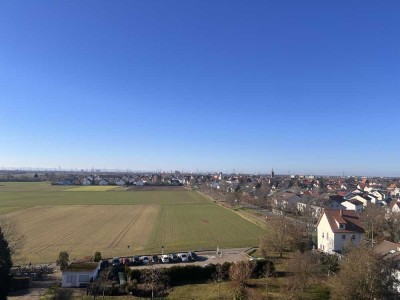 Provisionsfrei: Großzügige Penthouse Wohnung mit viel Potenzial
