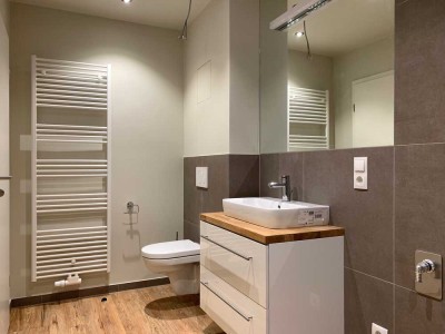 SANIERTE WOHNUNG MIT EBK & GROSSEM WEST - BALKON !