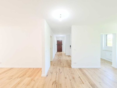 Stilvoll & Zeitlos: Sanierte 4-Raum-Wohnung mit Balkon und Stellplatz