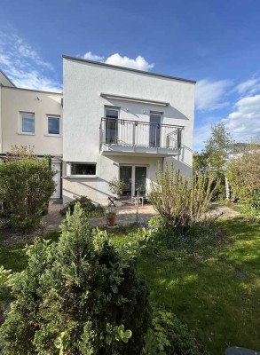 "HOCHWERTIGES ARCHITEKTENHAUS"