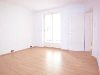 myHome-Immobilien / Supergünstige gepflegte 2 Zi-Wohnung + Balkon + große Wohnküche + S-Bahn Nähe