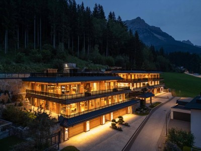 Luxuriöse Wohnungen im Dreifamilienhaus mit Pool in den Kitzbüheler Alpen