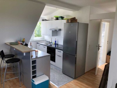 2 ZKB (59 m²) DG-Wohnung mit Küche ab 01.08.2025 zu vermieten