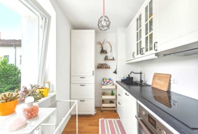 Modern möbliertes Studio mit Balkon und Zugang zum Swimmingpool in der Nähe des Tempelhofer Feldes