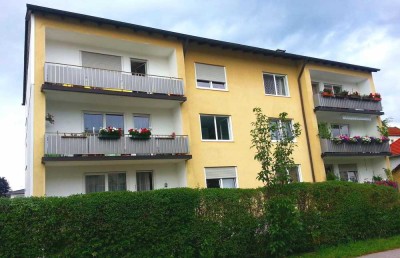 Schöne 3-Raum-Hochparterre-Wohnung mit Balkon in bester Lage