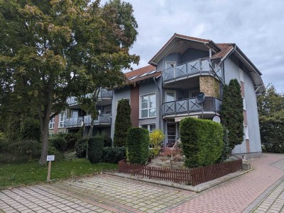 Großzügig geschnittene 3 Raum Wohnung mit Balkon, Stellplatz und Keller