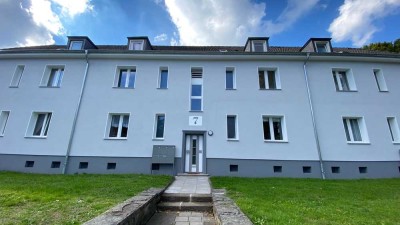 *** Das wird Ihnen gefallen! Sanierte EG-Wohnung mit Loggia ***