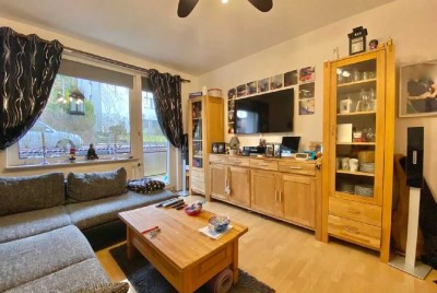 Schöne 3-Zimmer Wohnung mit EBK, Holzofen, Balkon und Loggia