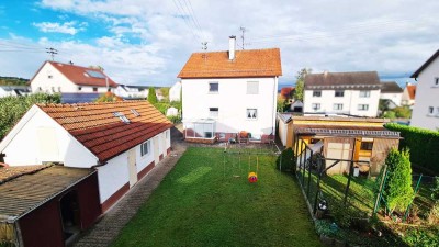 Zwei freistehende Wohnhäuser mit großem Garten, auch zur Selbstversorgung und Kleintierhaltung