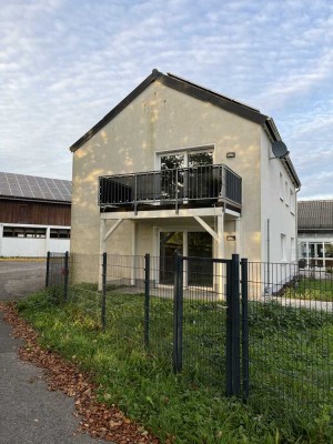 3 Zimmer Erdgeschosswohnung mit Terrasse in Lindlar