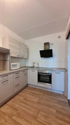 2-Raum-Wohnung mit Dusche und Einbauküche im 3. Geschoss zu vermieten