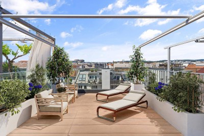 Moderne 2 1/2-Zimmer-Dachgeschosswohnung mit großer Terrasse nahe dem Augarten