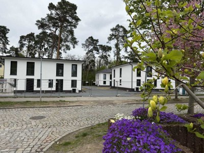 Exklusive Doppelhaushälfte in idyllischer Lage – Einzugsbereit und hochwertig realisiert