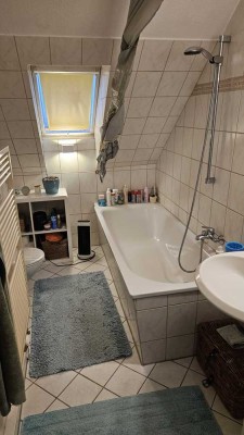 Gemütliche 3-Zimmer-Dachgeschosswohnung mit Balkon, Kamin und Einbauküche sucht Nachmieter ab 03.02.