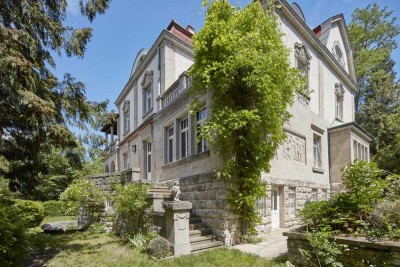 Elegante Residenz umgeben von großzügiger Parkanlage
