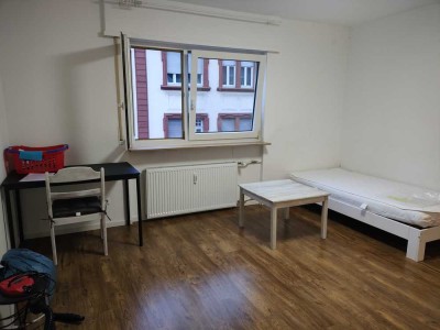 1-Zimmer Wohnung im 2. OG in Mannheim Neckarau