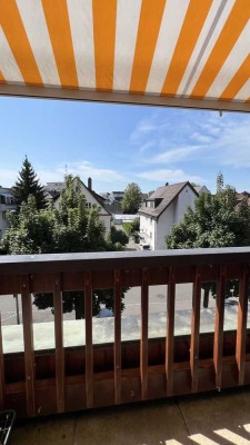 Geschmackvolle möblierte 3-Zimmer-Maisonette-Wohnung mit Balkon und EBK in Friedrichshafen