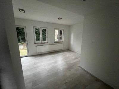 Helles ruhiges Apartment m eigenem Eingang & Terrasse/Garten