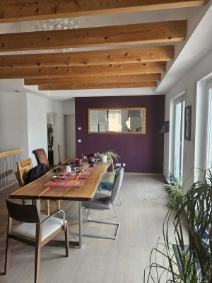 3-Zimmer-Dachgeschosswohnung mit Einbauküche und Balkon