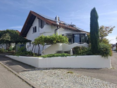 Stilvolle, neuwertige 3-Zimmer-Souterrain-Wohnung mit geh. Innenausstattung mit EBK in Hildrizhausen