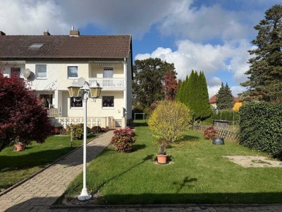 Charmantes Reihenendhaus mit Garten, Garage und Carport in der Gemeinde Giesen