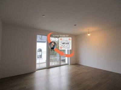 Bezugsfreie 4-Zimmer-Wohnung mit 2 Süd-Balkonen & PKW-Außenstellplatz in zweiter Reihe!