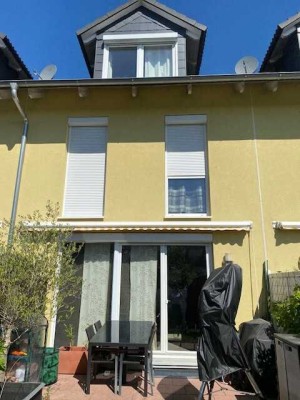 Top gepflegtes, hochwertig ausgestattetes Reihenmittelhaus inkl. Garage in zentraler Lage von Durmer