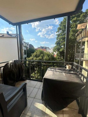 Helle 2-Zimmer Wohnung mit Balkon im 2. OG in Frankfurt Ostend - MIETERFREI! OHNE PROISION