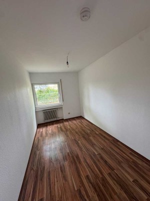 4 Zimmer Wohnung in Friedrichsdorf mit Balkon und Garage